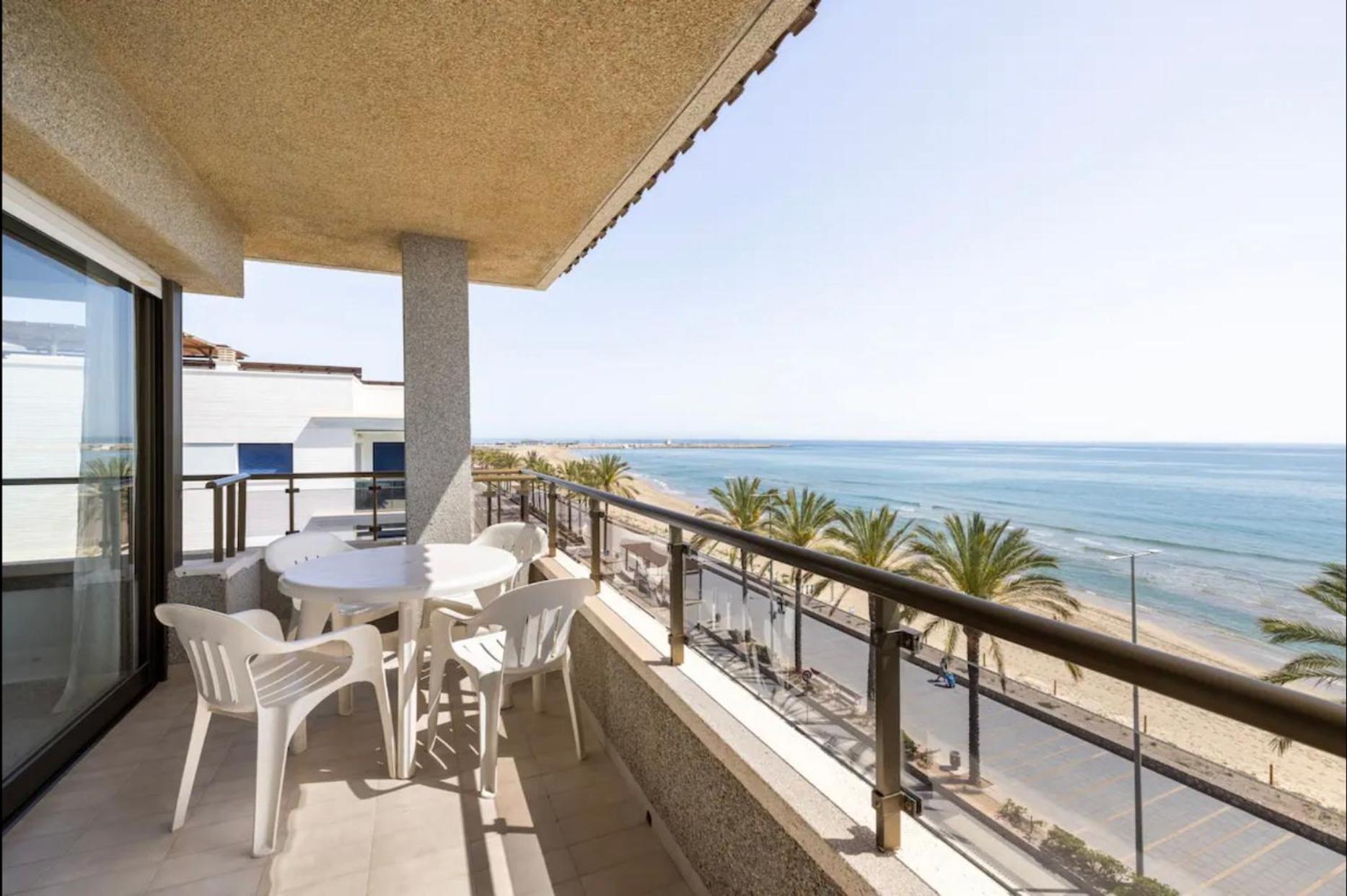 Beach Apartment In كالافيل المظهر الخارجي الصورة